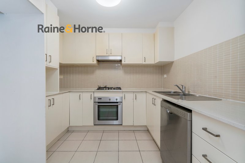 Photo - 22/33-39 Lachlan Street, Warwick Farm NSW 2170 - Image 4