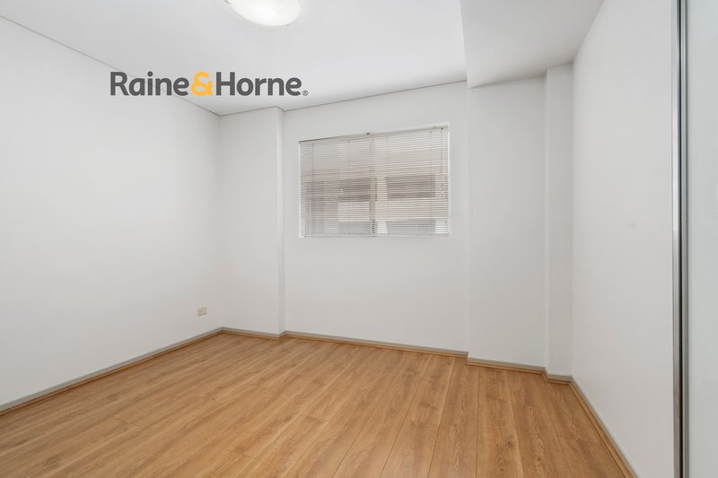 Photo - 22/33-39 Lachlan Street, Warwick Farm NSW 2170 - Image 8