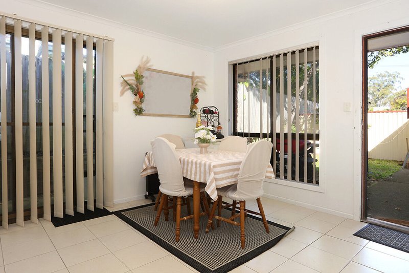 Photo - 2/233 Central Street, Labrador QLD 4215 - Image 2