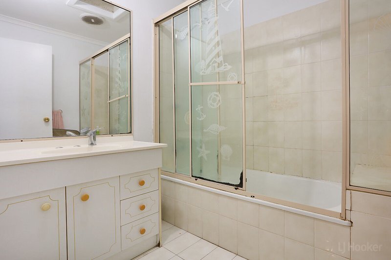 Photo - 2/233 Central Street, Labrador QLD 4215 - Image 6