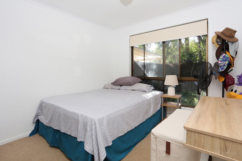 Photo - 2/233 Central Street, Labrador QLD 4215 - Image 9