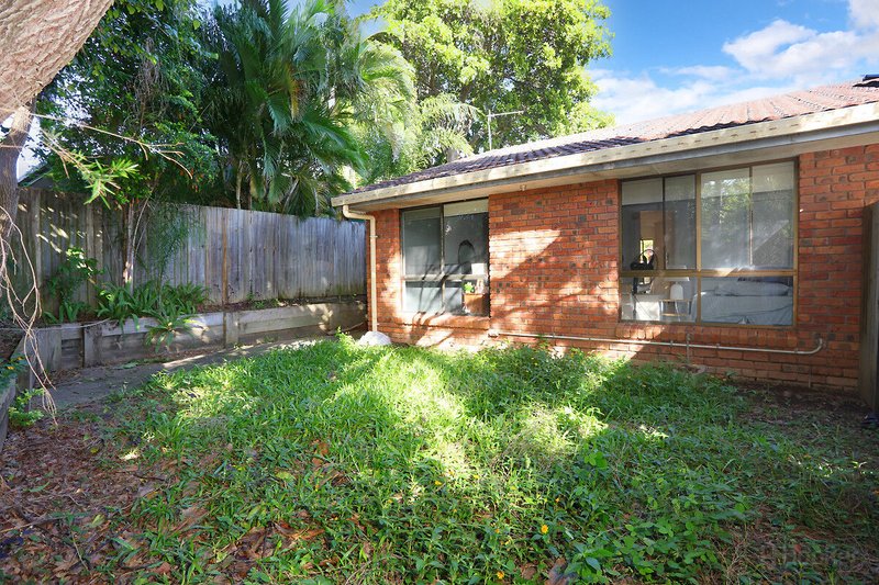 Photo - 2/233 Central Street, Labrador QLD 4215 - Image 16