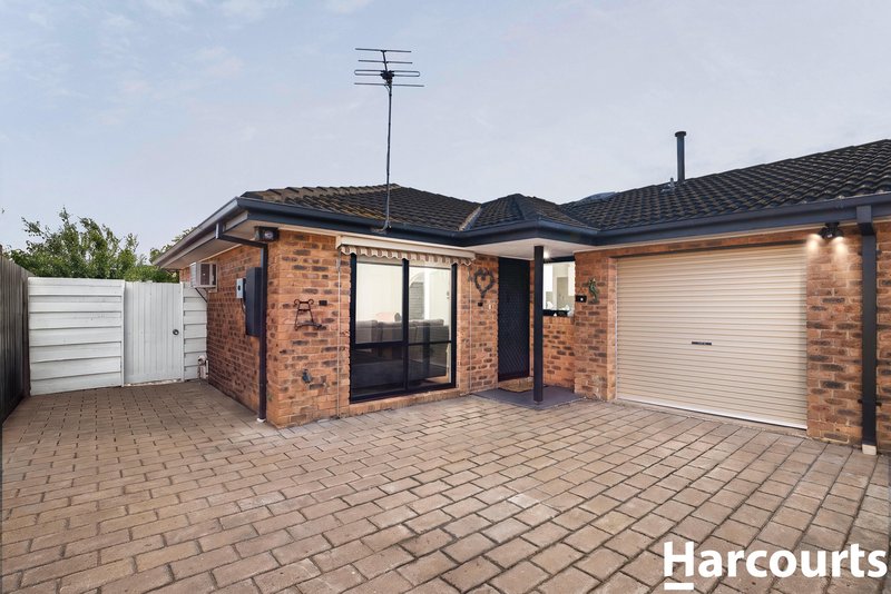 Photo - 2/233 Greaves Street North, Werribee VIC 3030 - Image 1