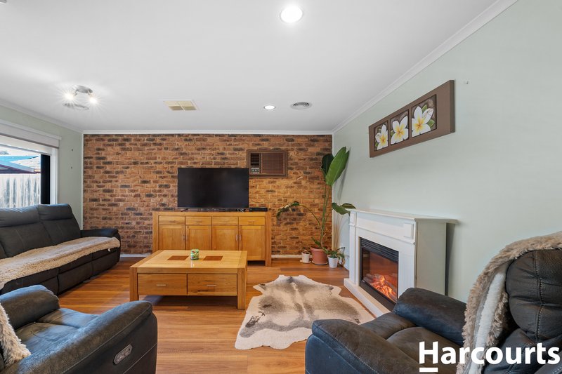 Photo - 2/233 Greaves Street North, Werribee VIC 3030 - Image 3