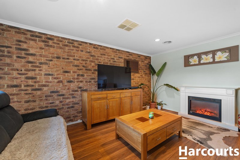 Photo - 2/233 Greaves Street North, Werribee VIC 3030 - Image 4