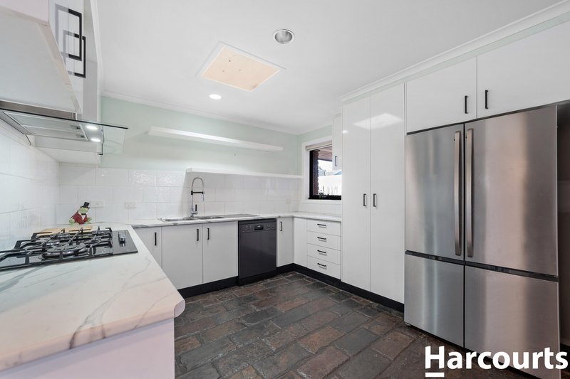 Photo - 2/233 Greaves Street North, Werribee VIC 3030 - Image 7