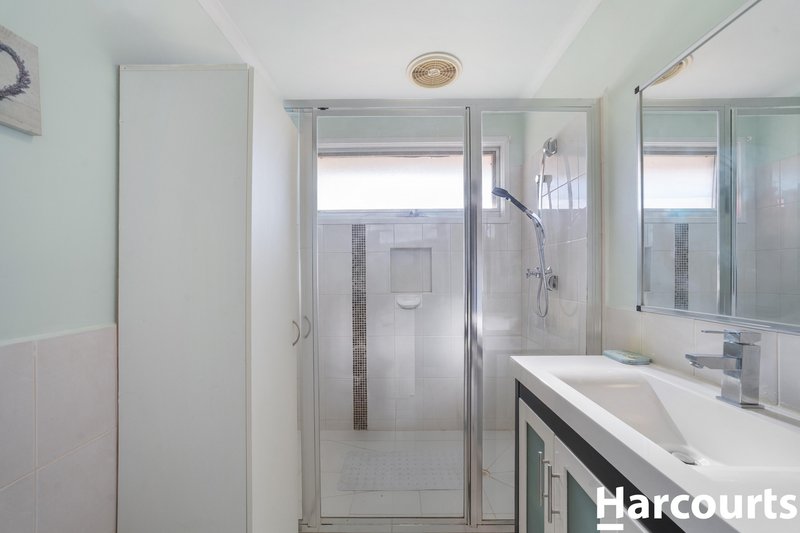 Photo - 2/233 Greaves Street North, Werribee VIC 3030 - Image 9