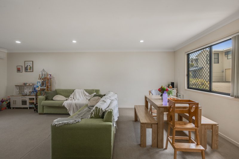 Photo - 22/337 Spring Street, Kearneys Spring QLD 4350 - Image 5