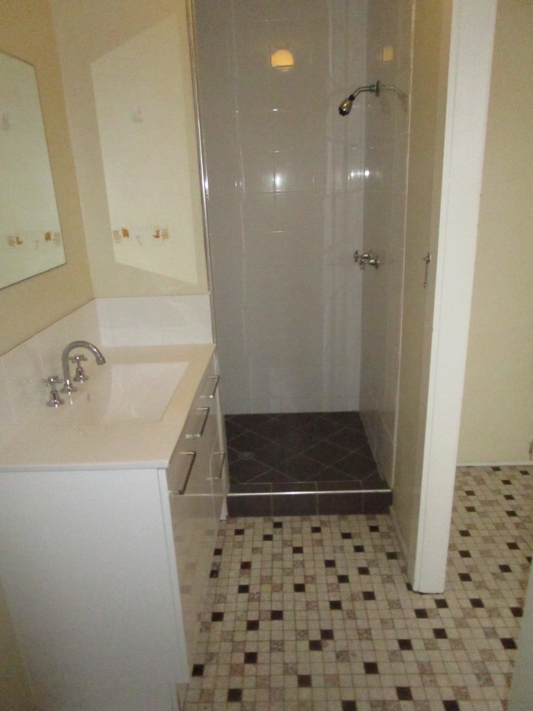 Photo - 2/235 Albert Street, Maryborough QLD 4650 - Image 9