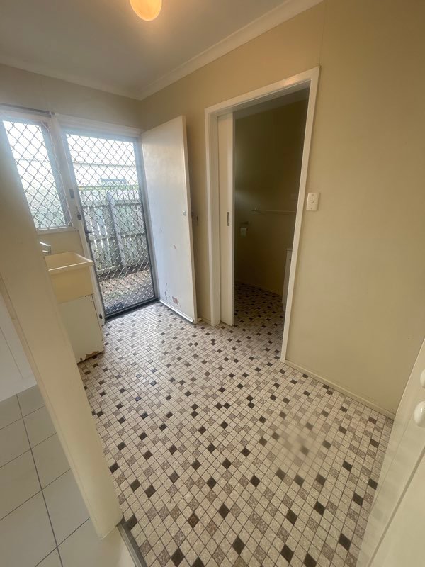 Photo - 2/235 Albert Street, Maryborough QLD 4650 - Image 10