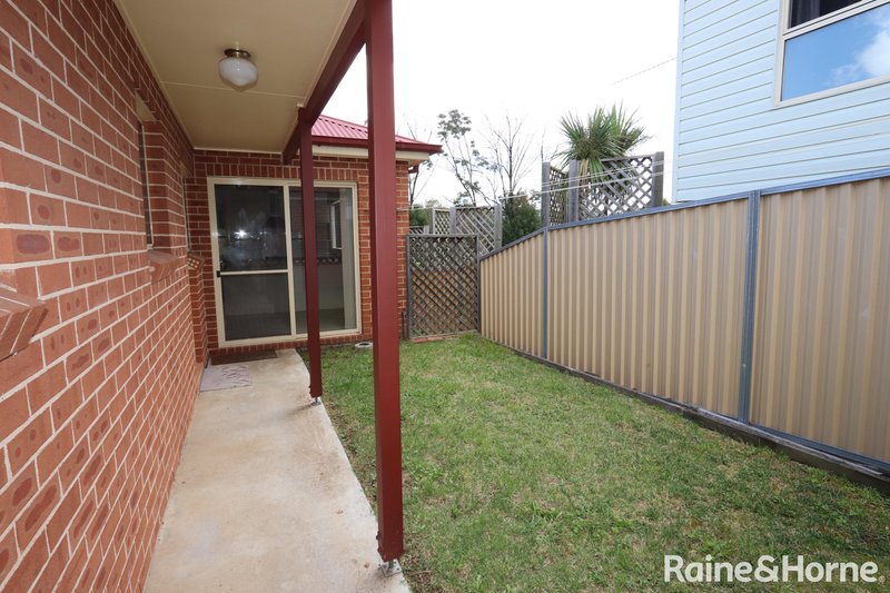 Photo - 2/237A Browning Street, West Bathurst NSW 2795 - Image 14