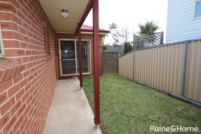 Photo - 2/237A Browning Street, West Bathurst NSW 2795 - Image 15