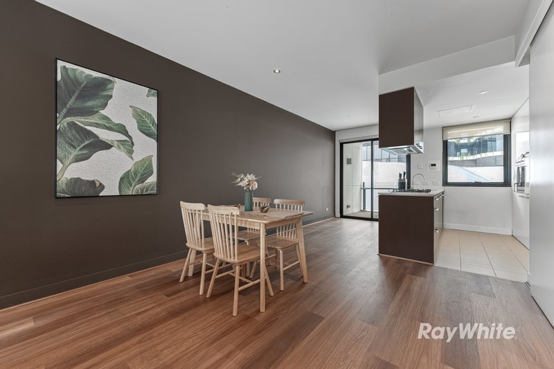 Photo - 223/9 Wharf Street, Docklands VIC 3008 - Image 5