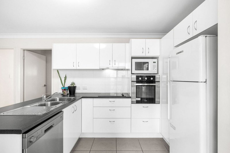 Photo - 223a Preston Road, Wynnum West QLD 4178 - Image 3