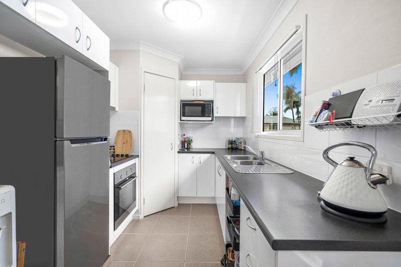 Photo - 223a Preston Road, Wynnum West QLD 4178 - Image 9