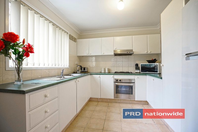 Photo - 2/24-28 Robert Street, Penrith NSW 2750 - Image 3