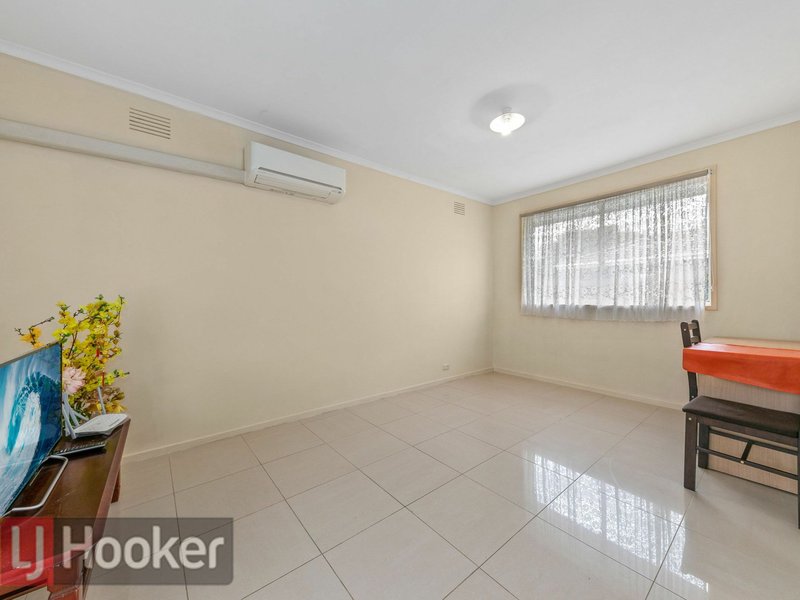 Photo - 2/24-28 Yarraman Rd , Noble Park VIC 3174 - Image 2