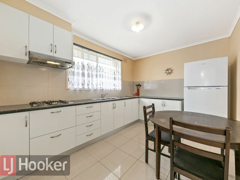 Photo - 2/24-28 Yarraman Rd , Noble Park VIC 3174 - Image 3