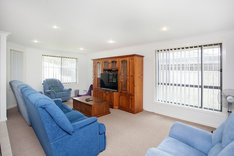 Photo - 2/24 Albatross Way, Old Bar NSW 2430 - Image 3