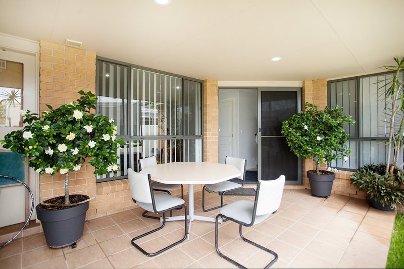 Photo - 2/24 Albatross Way, Old Bar NSW 2430 - Image 4