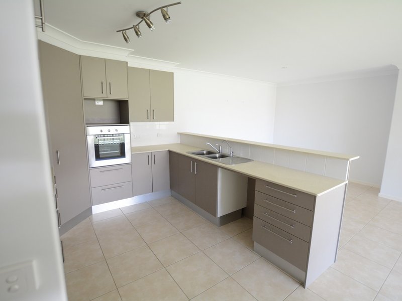 Photo - 2/24 Albatross Way, Old Bar NSW 2430 - Image 5