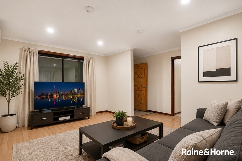 Photo - 2/24 Alexander Street, Cranbourne VIC 3977 - Image 4