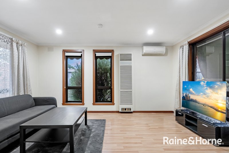 Photo - 2/24 Alexander Street, Cranbourne VIC 3977 - Image 8