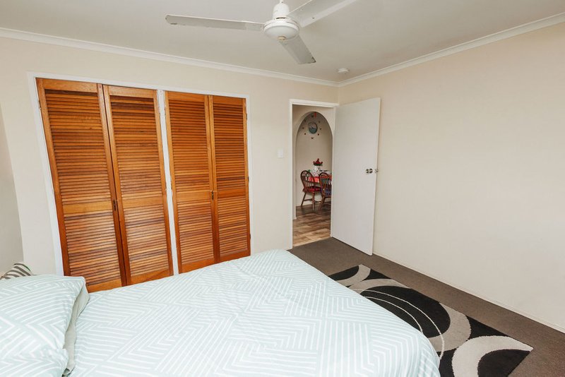 Photo - 224 Barolin Street, Avenell Heights QLD 4670 - Image 4