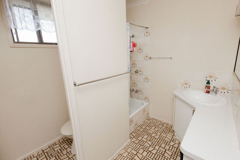 Photo - 224 Barolin Street, Avenell Heights QLD 4670 - Image 8