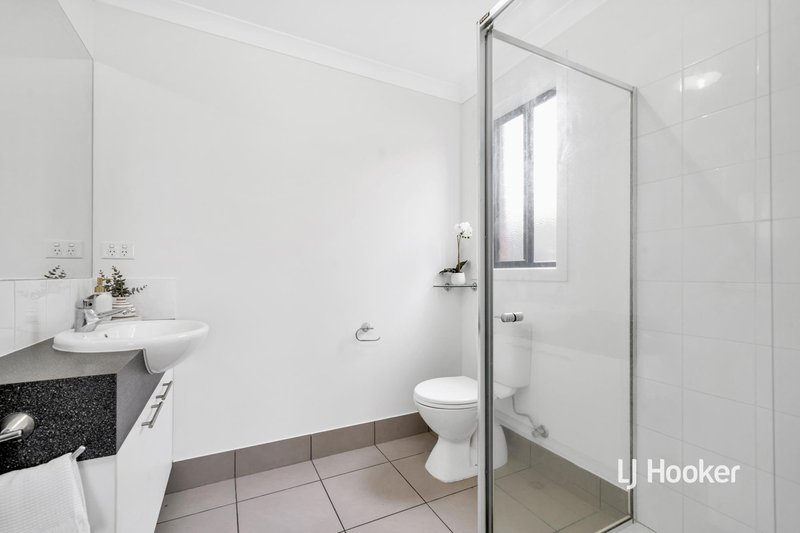 Photo - 224 Boardwalk Boulevard, Point Cook VIC 3030 - Image 6