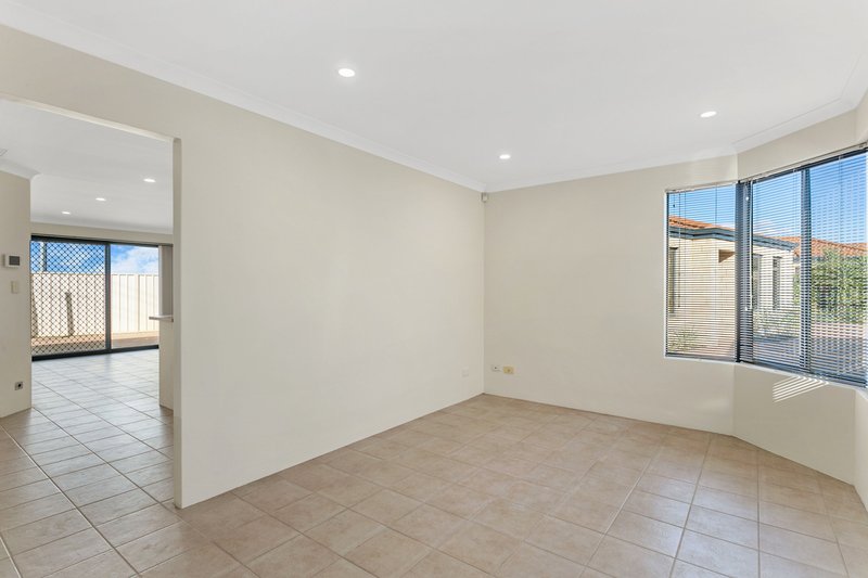 Photo - 2/24 Bonito Place, Yangebup WA 6164 - Image 3