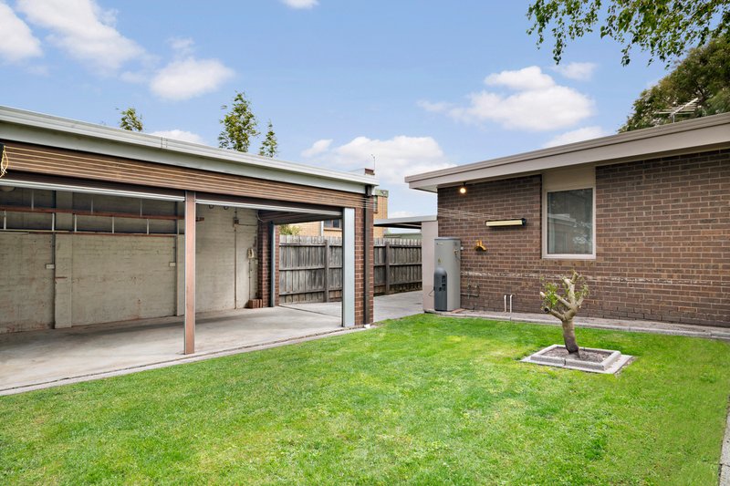 Photo - 2/24 Brampton Street, Cheltenham VIC 3192 - Image 2