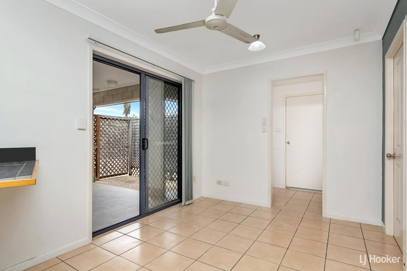 Photo - 2/24 Camp Street, Mundingburra QLD 4812 - Image 4