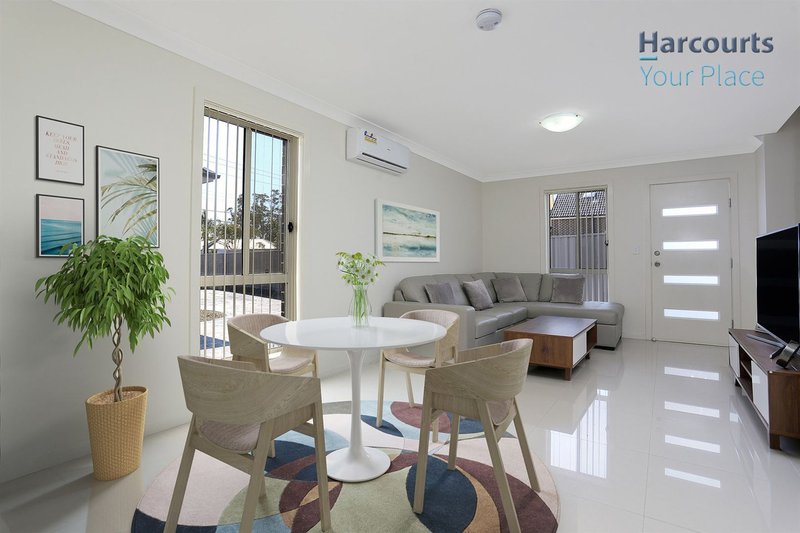 Photo - 2/24 Canberra Street, Oxley Park NSW 2760 - Image 2