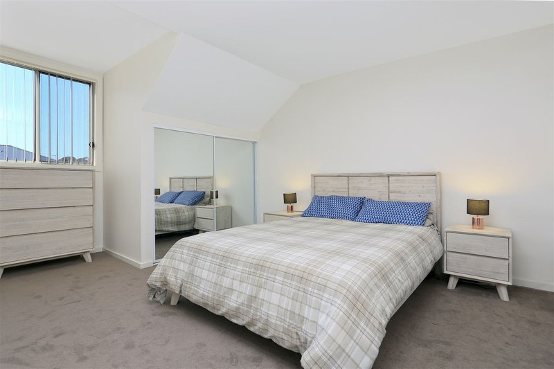 Photo - 2/24 Canberra Street, Oxley Park NSW 2760 - Image 5