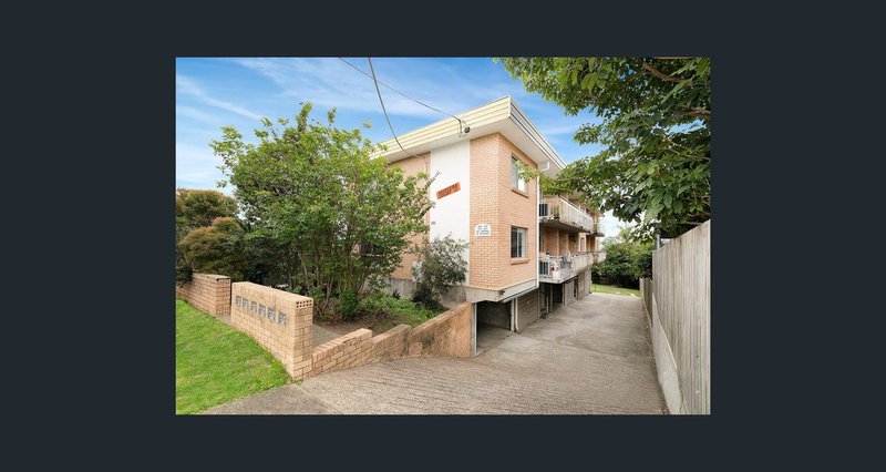 Photo - 2/24 Chatsworth Road, Greenslopes QLD 4120 - Image 1