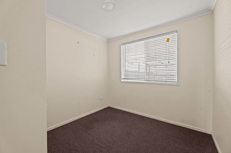 Photo - 2/24 Chopin Street, Rockville QLD 4350 - Image 4