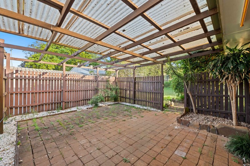 Photo - 2/24 Chopin Street, Rockville QLD 4350 - Image 7