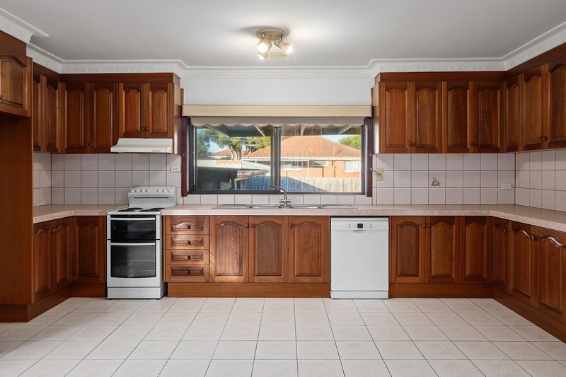 Photo - 224 Dalton Road, Lalor VIC 3075 - Image 5