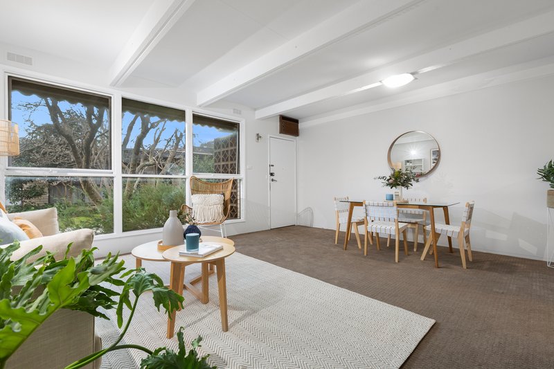 Photo - 2/24 Devon Street, Cheltenham VIC 3192 - Image 6