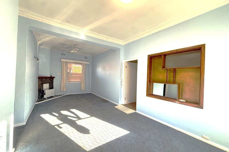 Photo - 224 Durham Street, Bathurst NSW 2795 - Image 3