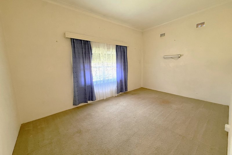 Photo - 224 Durham Street, Bathurst NSW 2795 - Image 7