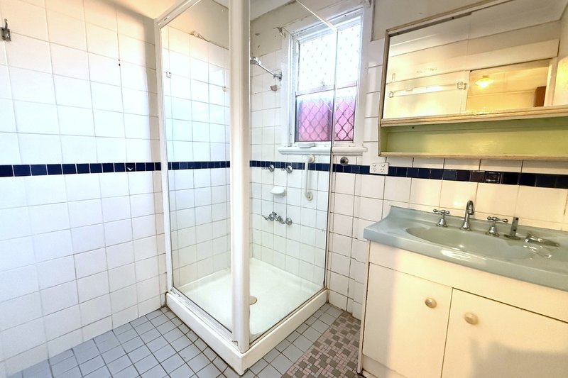 Photo - 224 Durham Street, Bathurst NSW 2795 - Image 8