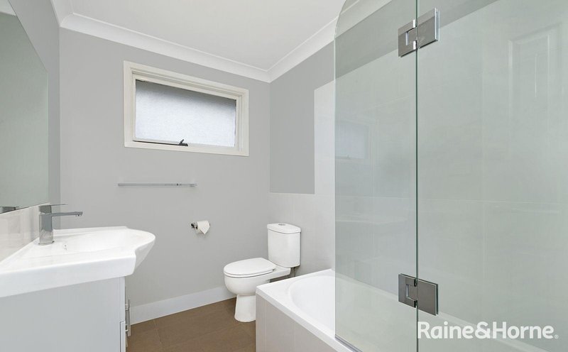 Photo - 224 Eagleview Road, Minto NSW 2566 - Image 8