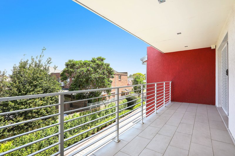 Photo - 2/24 Gale Street, Concord NSW 2137 - Image 11