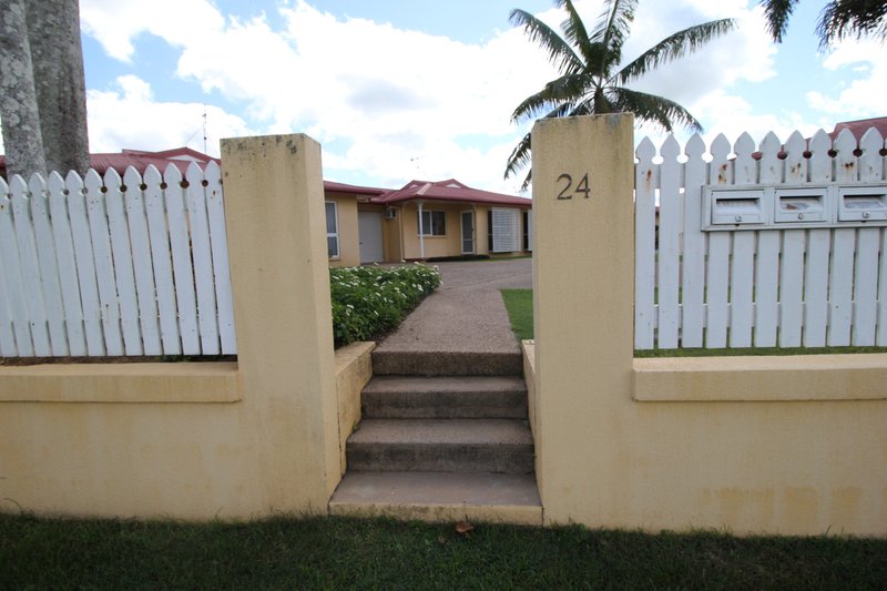 Photo - 2/24 Garbutt Street, Ingham QLD 4850 - Image 13