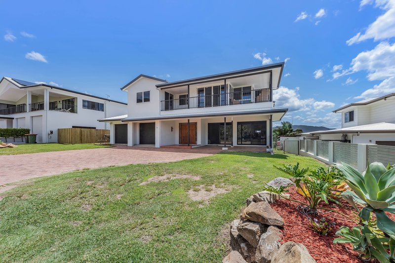 Photo - 2/24 Illawong Street, Cannonvale QLD 4802 - Image 2