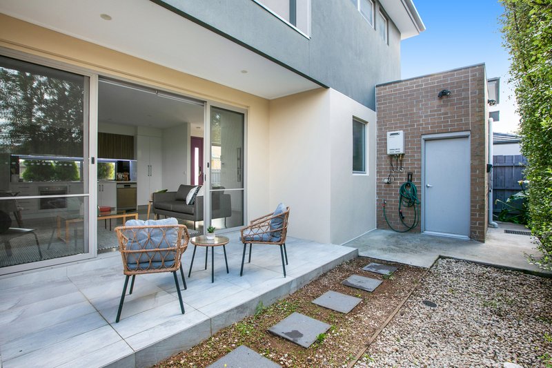 Photo - 2/24 Lucille Avenue, Reservoir VIC 3073 - Image 12