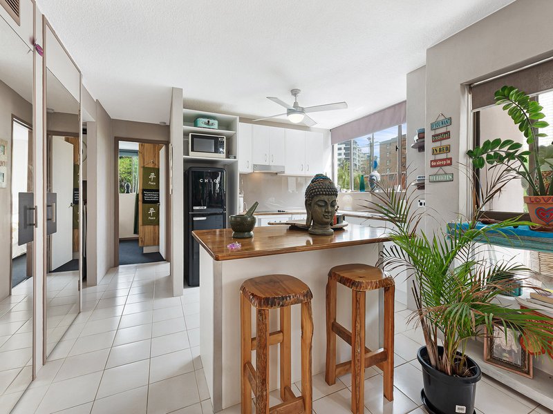 Photo - 2/24 Moreton Parade, Kings Beach QLD 4551 - Image 6