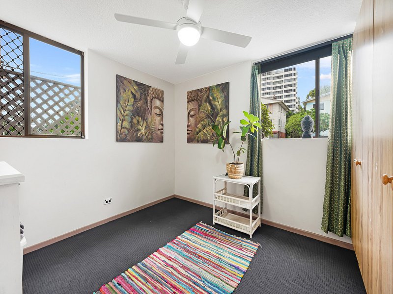 Photo - 2/24 Moreton Parade, Kings Beach QLD 4551 - Image 10